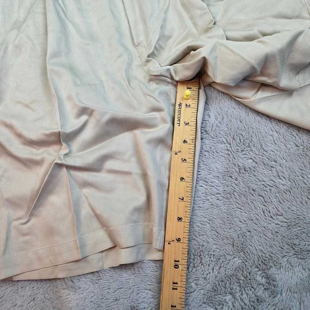 Tommy Bahama Silk Pleated Shorts‎ Mens 34 Herringbone Texture Casual Dressy Tan
